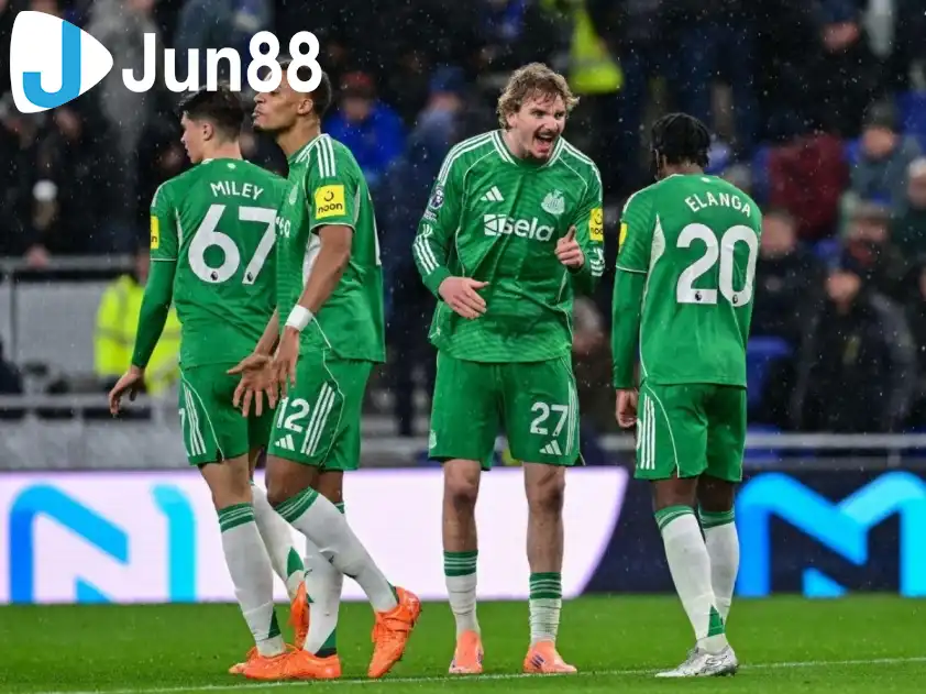 Newcastle vừa giành chiến thắng ấn tượng với tỉ số 4-1 trước Everton (Ảnh: ESPN)